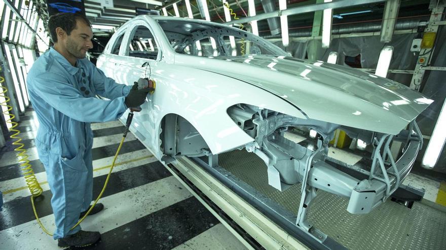 La producción industrial en Canarias crece un 1,3% en octubre