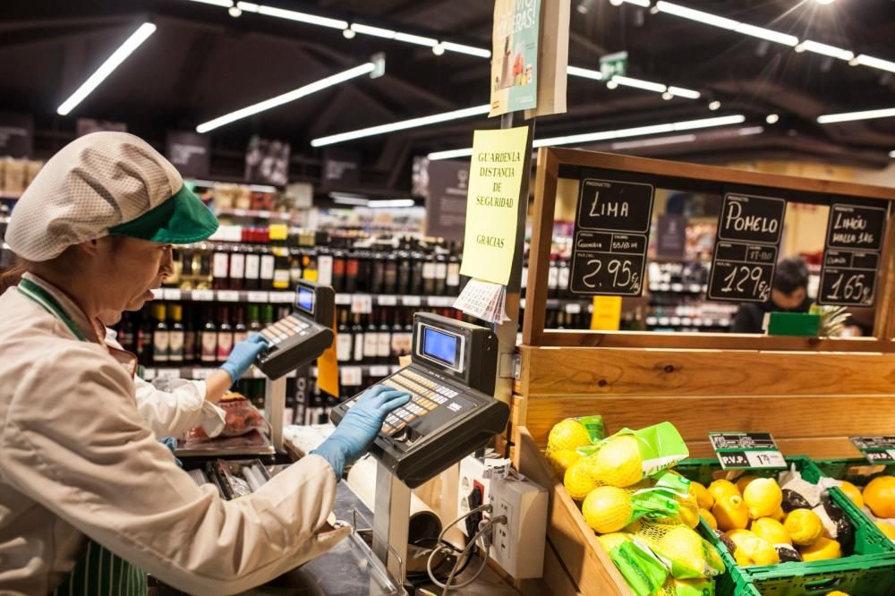 Regresa la calma relativa a los supermercados