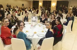 Cena de gala en las convivencias de las candidatas a Bellea del Foc