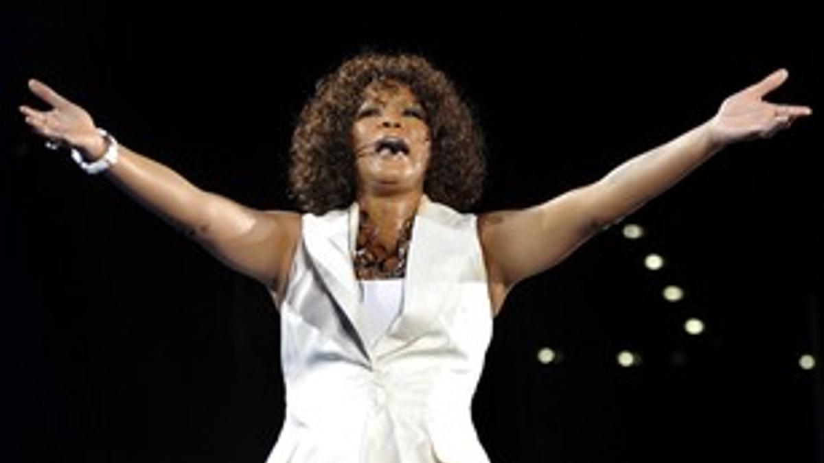 Whitney Houston durante un concierto en Zúrich