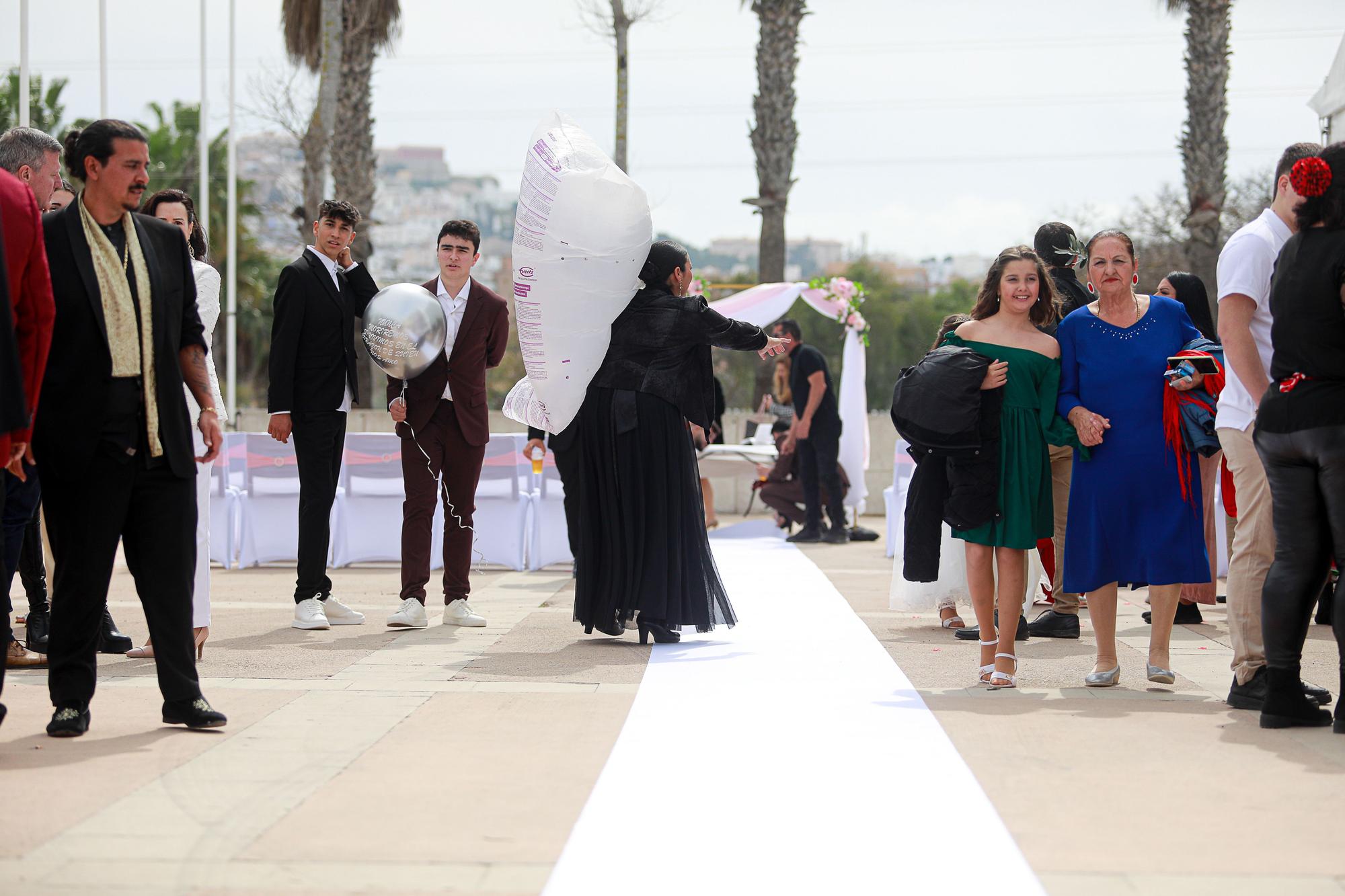 FOTOS | Las imágenes de la gran boda gitana de Lucía y Daniel en Ibiza