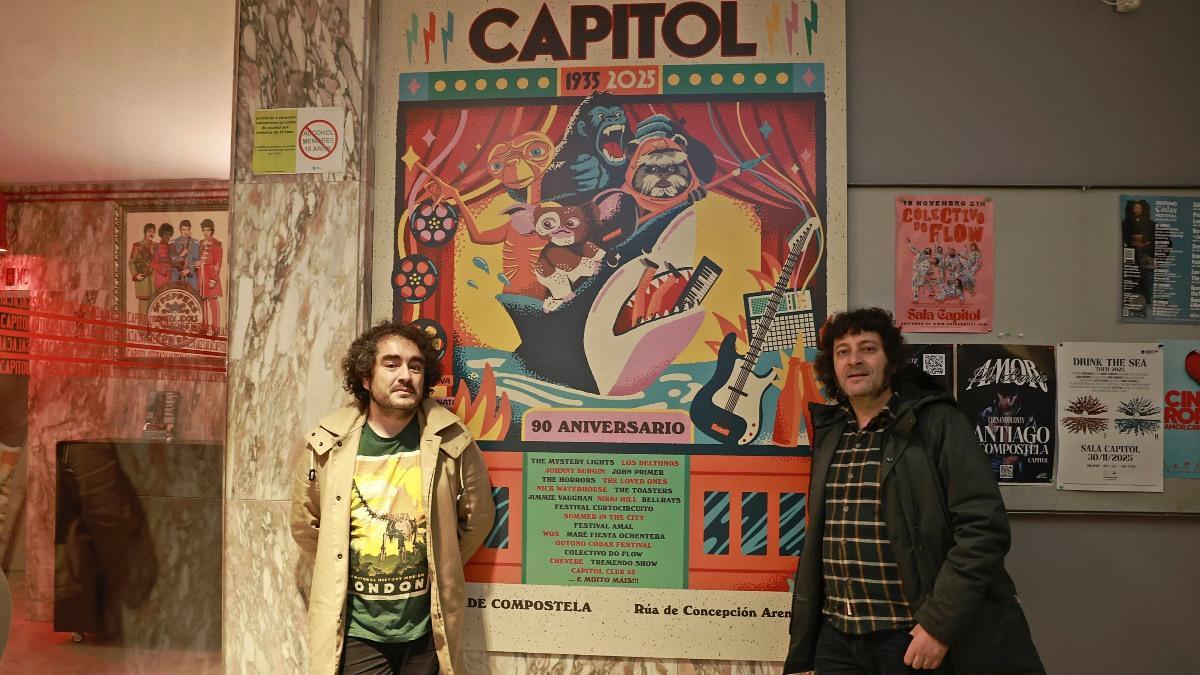 Los hermanos Fran y Andrés Villasenín, en la entrada de la sala Capitol.