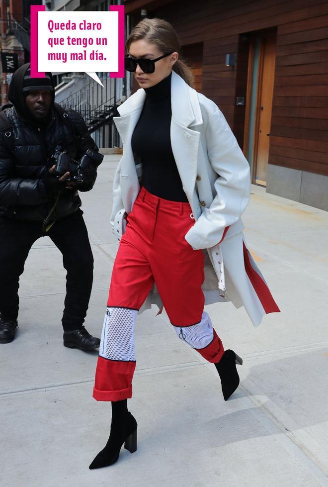 Gigi Hadid y sus pantalones de obra en Nueva York