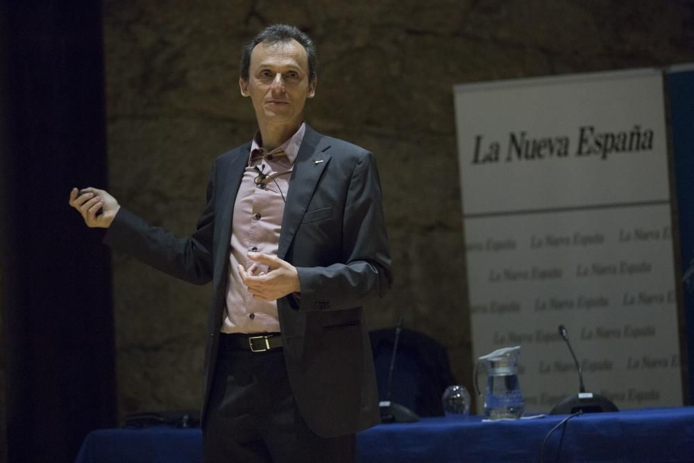 Pedro Duque participa en la segunda jornada de la II Semana de la Ciencia