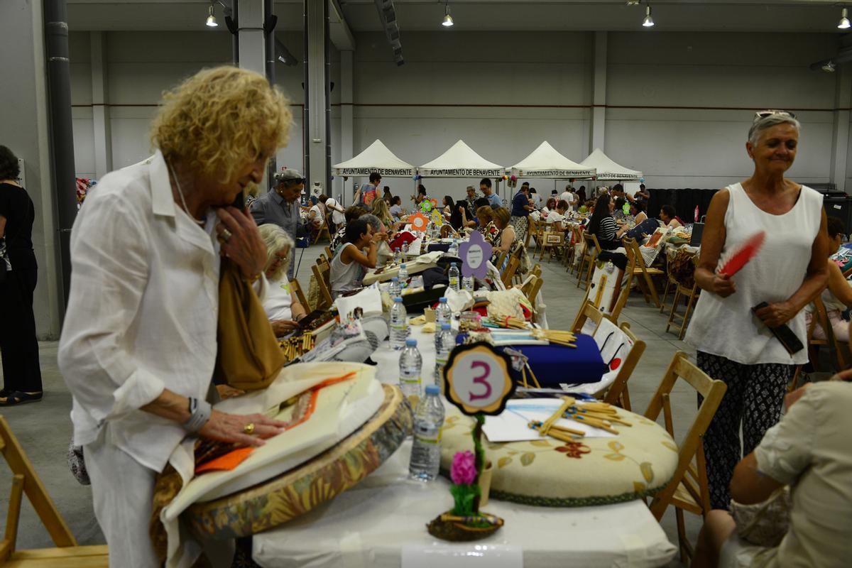 GALERÍA | El arte del encaje y la filigrana toma Benavente
