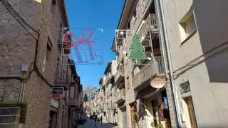 Bagà renova els llums de Nadal i estrena una pista de patinatge a la plaça Porxada