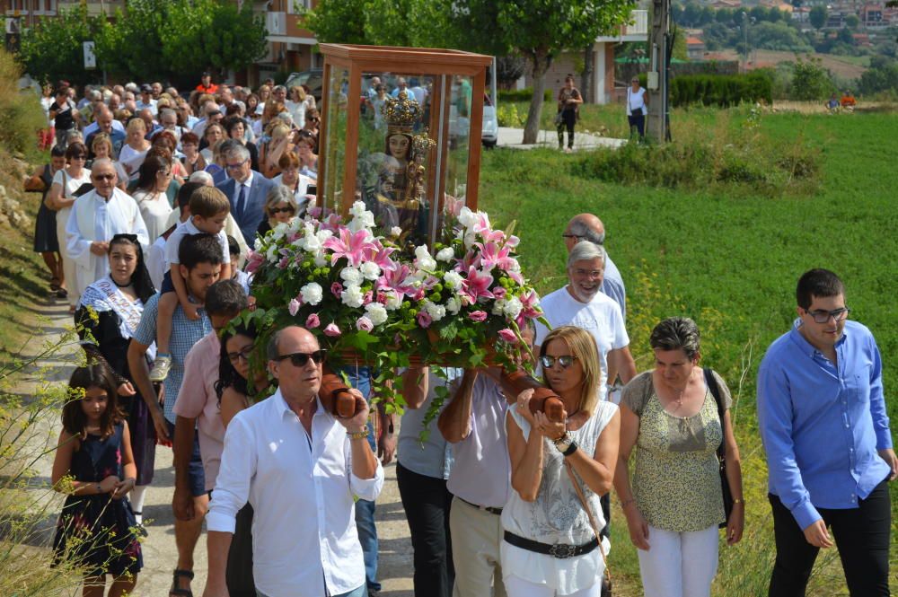 Processó amb la imatge de la Mare de Déu de Queralt a la Valldan