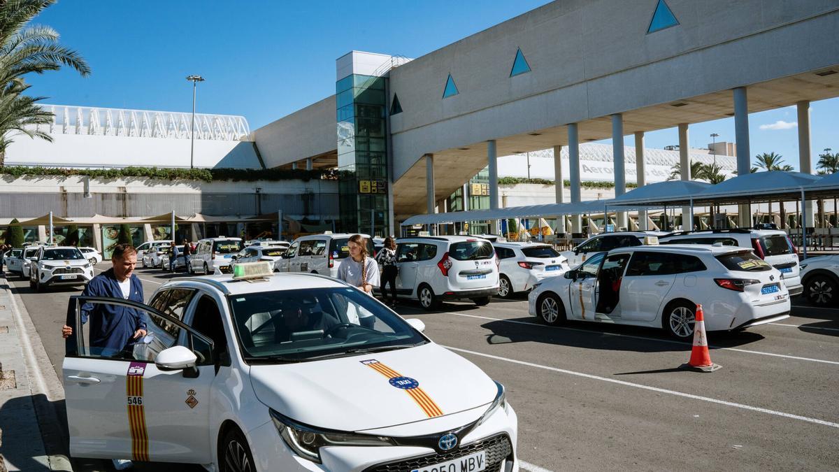 Taxis aeropuerto de Palma Son Sant Joan - Nueva parada de taxis - Obras aeropuerto