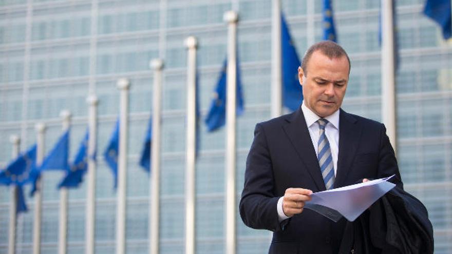 La UE valora el apoyo económico al proyecto de la guagua exprés