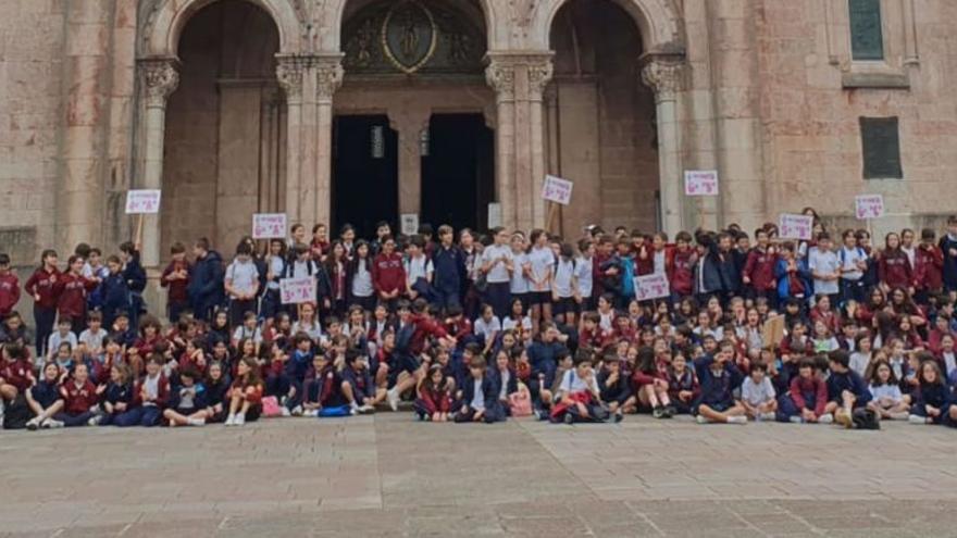 Más de mil pequeños peregrinos a Covadonga para culminar el centenario del colegio de las Dominicas