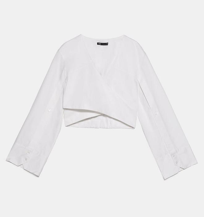 Top con escote lateral 'cut out' de Zara