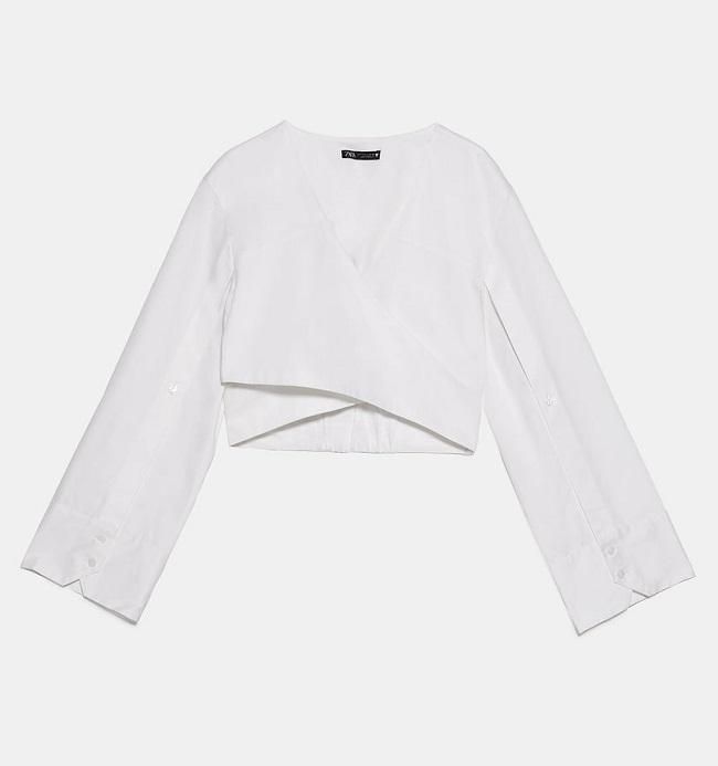 Top con escote lateral 'cut out' de Zara