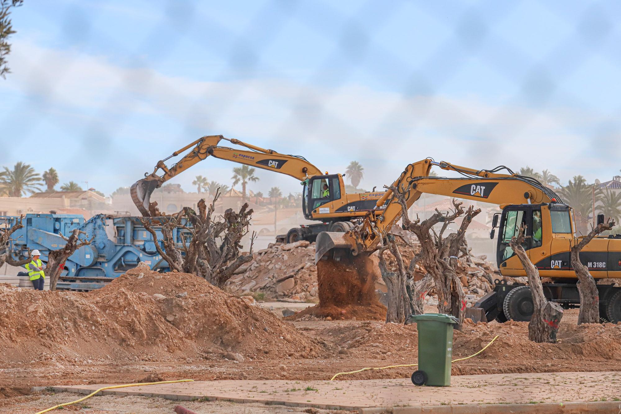 Así van las Obras del  parque La Siesta de la urbanización de San Luís en Torrevieja