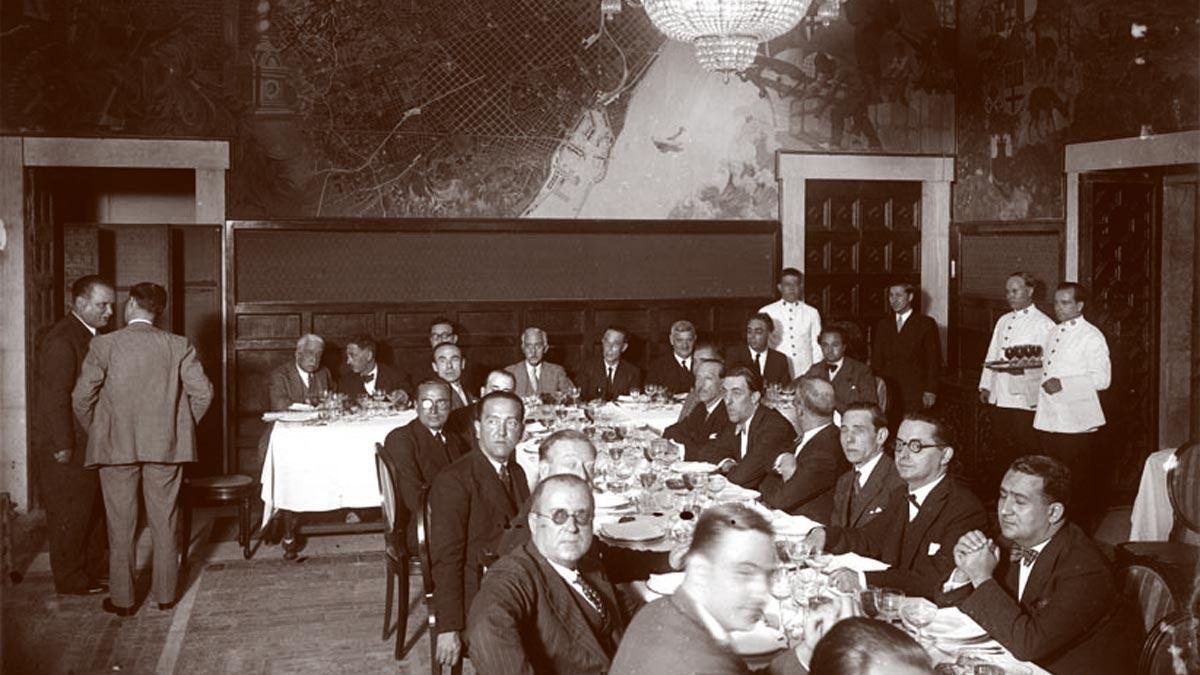Reunión de parlamentarios para estudiar la adecuación del proyecto de Estatuto de Catalunya al redactado de la Constitución de la Segunda República Española (1931) | CRÉDITOS: ANC / Gaspar-Sagarra y Torrents / 07.09.1931 / Reunió de parlamentaris per estudiar l'adequació del projecte d'Estatut de Catalunya al redactat de la Constitució de la Segona República Espanyola  