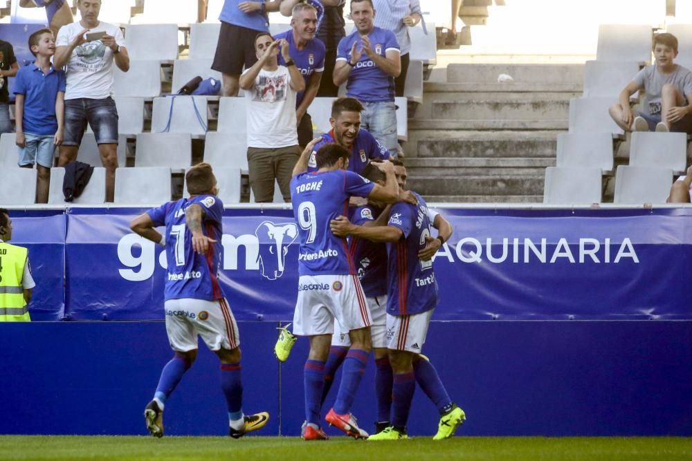 El partido entre el Real Oviedo y el Rayo Vallecano, en imágenes