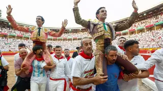 Fortes y Adrián salen a hombros, con muy distintos méritos, en la penúltima de Pamplona