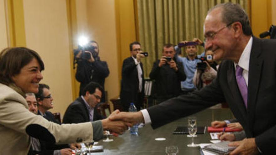 Elena Cortés y Francisco de la Torre, en la reunión celebrada el 30 de abril.