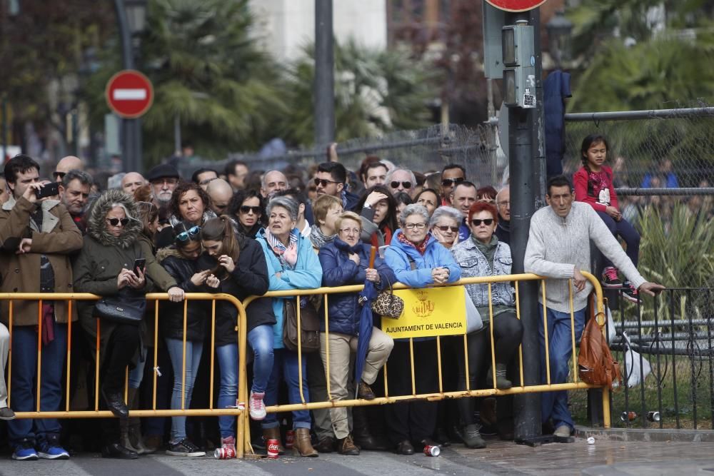 Ambientazo en la mascletà del día de la Crida