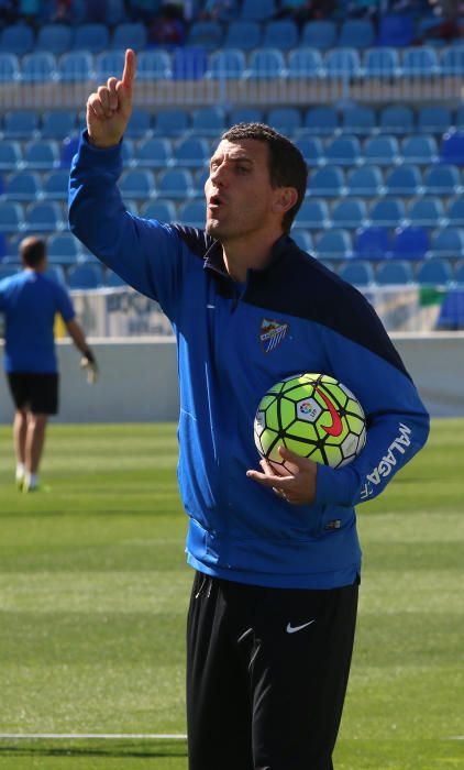 El equipo blanquiazul abre la grada de La Rosaleda a miles de niños de varios colegios de Málaga.