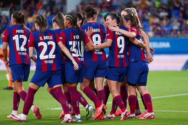 Liga F: FC Barcelona - Betis, el partido de despedida de Sandra Paños, Mariona Caldentey y Jonatan Giráldez, en imágenes