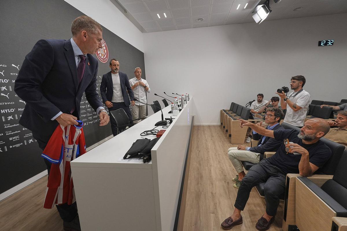 Les imatges de la presentació de Quique Álvarez Les imatges de la presentació de Quique Álvarez