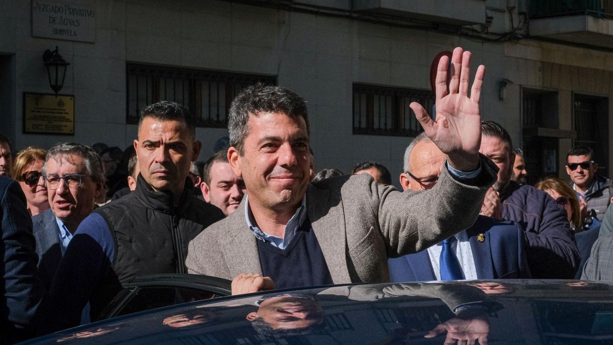 Mazón, a su llegada al Juzgado Privativo de Aguas de Orihuela.