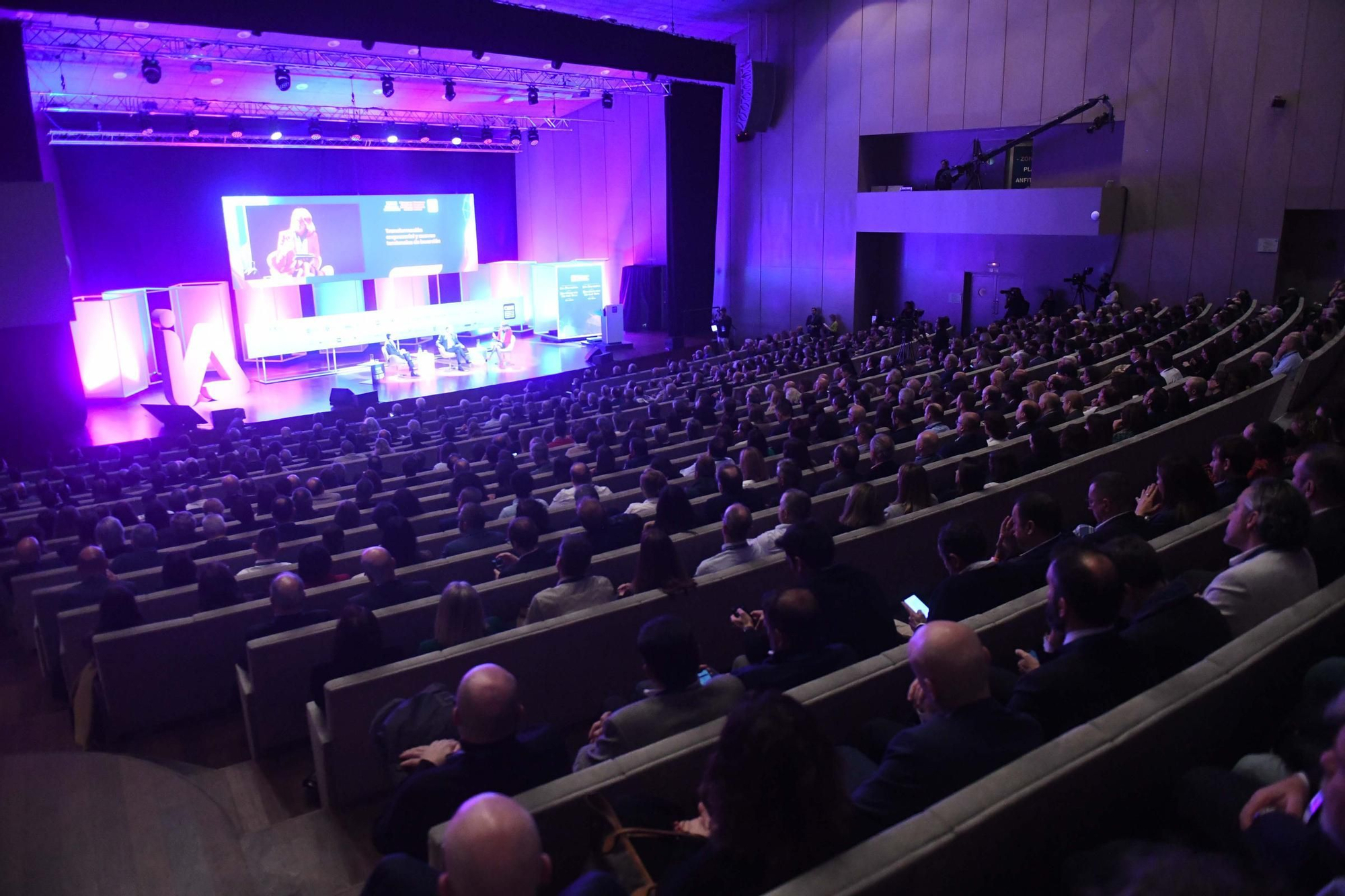 A Coruña congrega a 1.400 ejecutivos en el XXIII Congreso de directivos CEDE