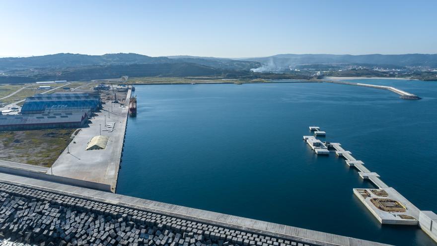 El Puerto de A Coruña completa las expropiaciones para construir el tren de Langosteira