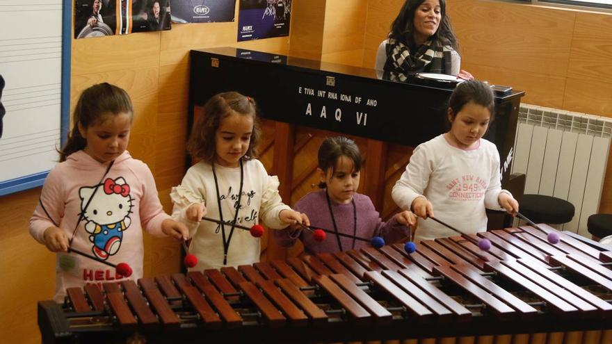 La Fundación Barenboim-Said inicia en la música a 44 escolares de Primaria de Córdoba