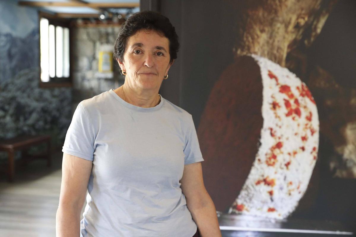 Rosa Sánchez, en su pequeño museo sobre la elaboración del queso Gamonéu