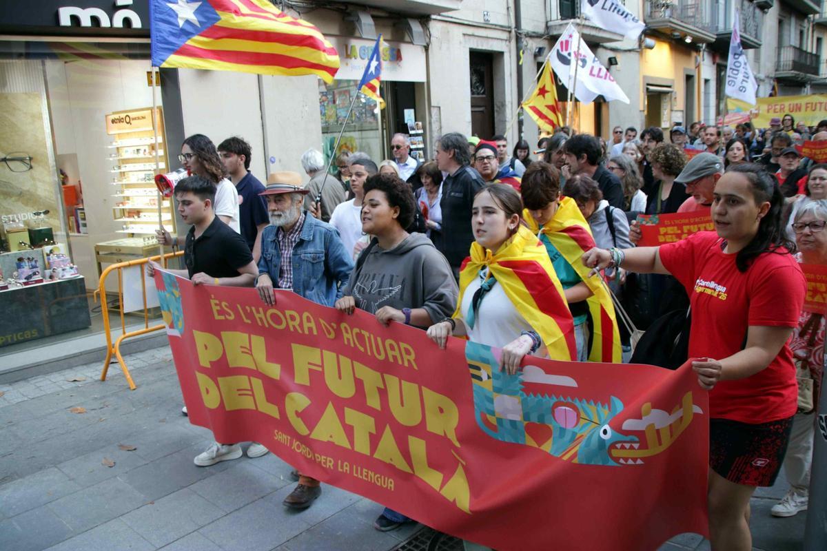 Les imatges de la mobilització en defensa del català a Girona