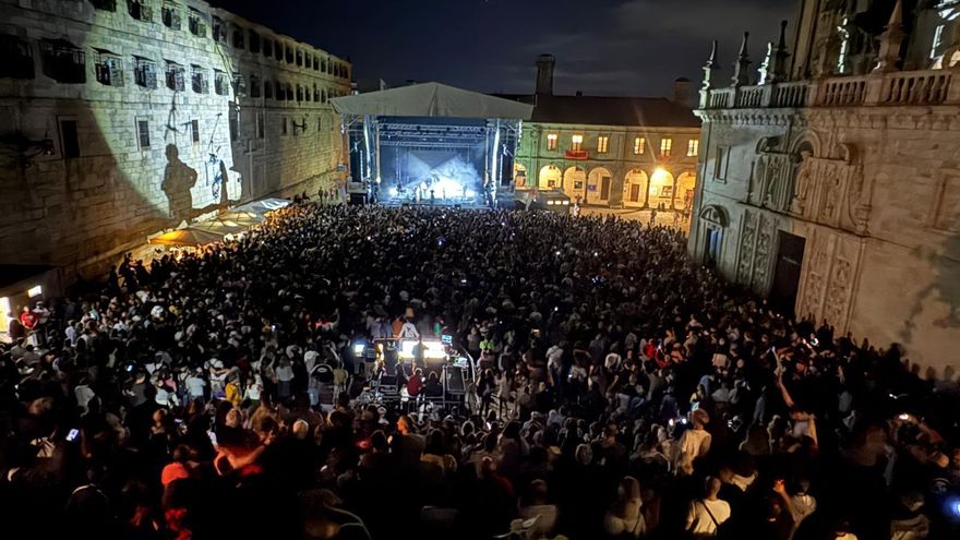 Baiuca lleva la Quintana a la apoteosis con una noche de música gallega para la historia