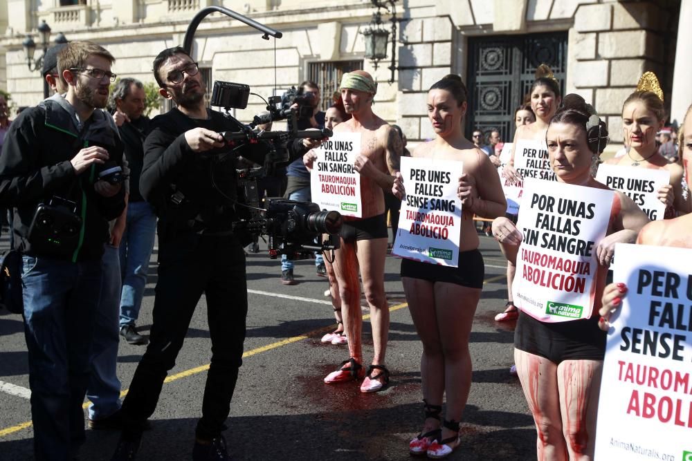 Manifestación y performance antitaurina en Valencia