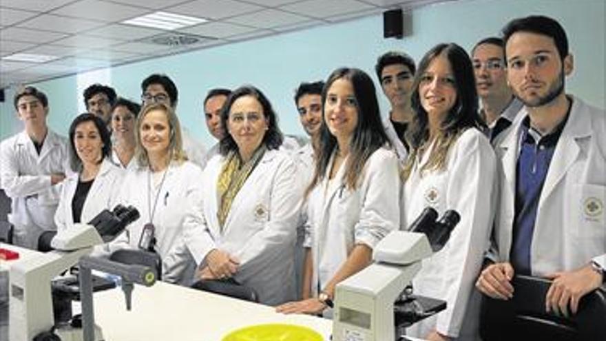 ALUMNOS DEL CEU INVESTIGAN EL CÁNCER ‘INTEGRAL’