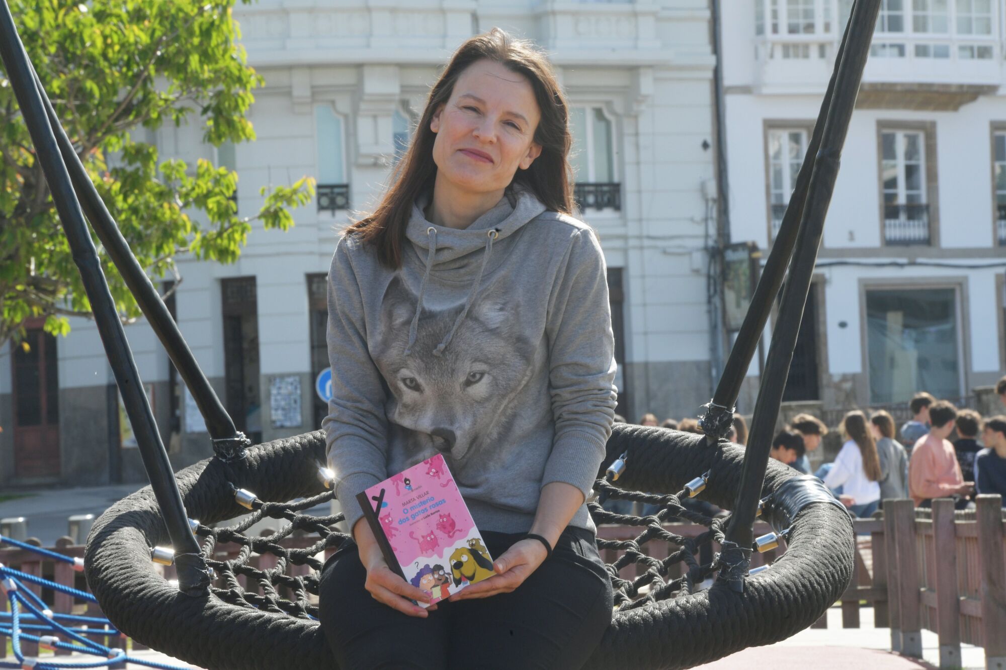 Marta Villar posa co seu novo libro