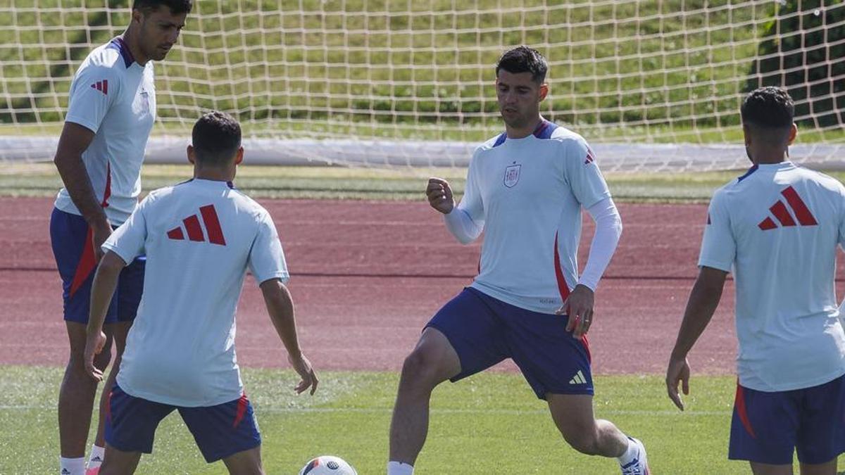 Los jugadores de la selección española de fútbol durante un entrenamiento.