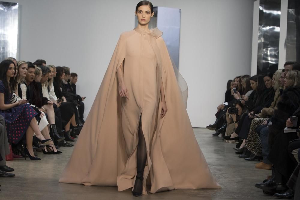 Carolina Herrera lleva su elegancia clásica a la Semana de la Moda de Nueva York