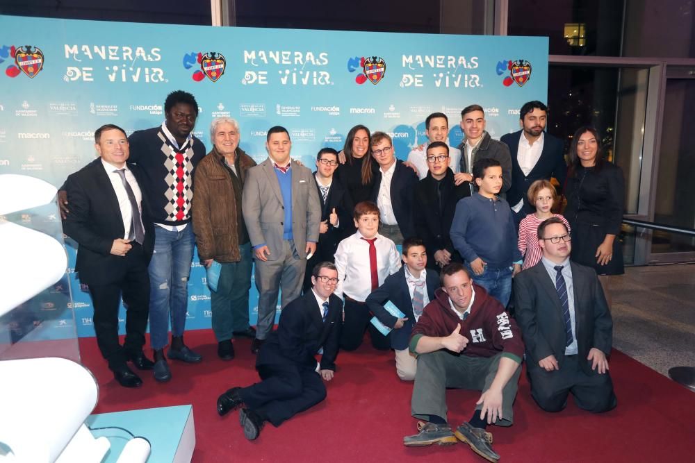 El Levante UD y su Fundación presentan la película levantinista "Maneras de vivir"