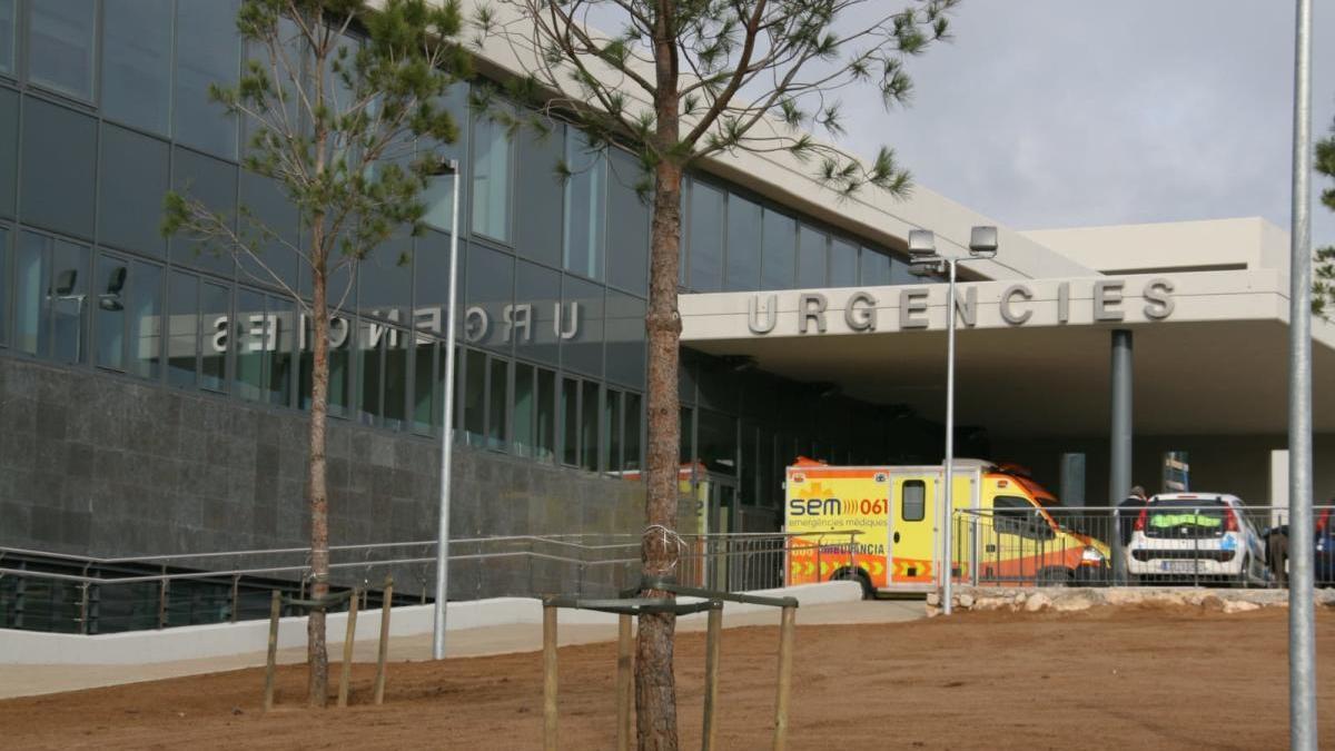 Façana del servei d&#039;urgències de l&#039;Hospital de Figueres.