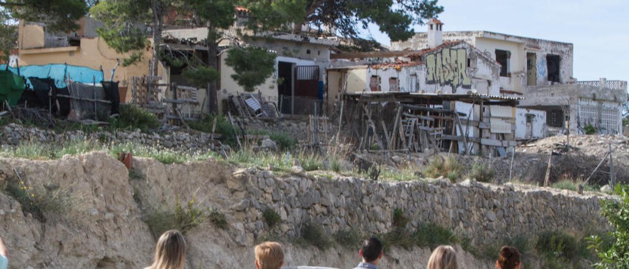 Vecinos de la Urbanización Gasparot, en la zona en la que se pudo haber originado el brote de fiebre Q.