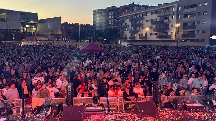 Del ‘superarbre’ nadalenc d’Albiol als ‘vespreigs’ dels vuitanta: la plaça dels grans esdeveniments a Badalona