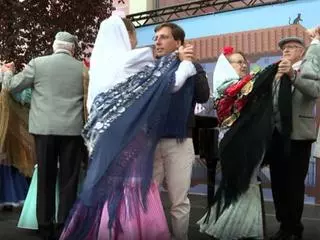 Almeida inaugura las fiestas de San Isidro bailando (otro) chotis