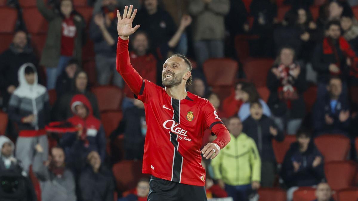 Muriqi entra en el juego del Barça