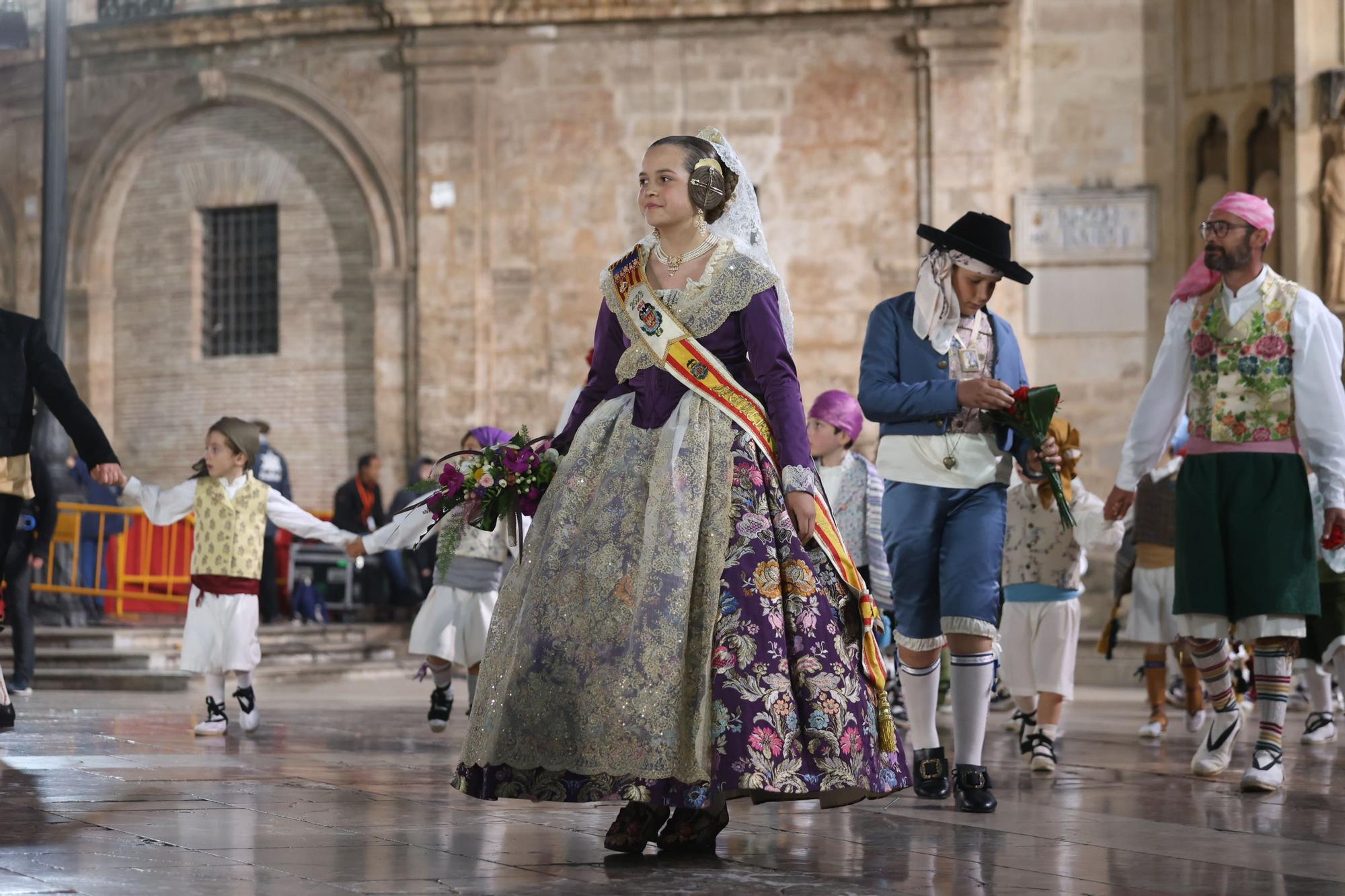 Las falleras mayores de las comisiones en la Ofrenda del 18 de Marzo (y II)