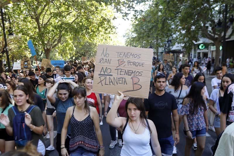 Huelga estudiantil masiva en València ante la emergencia climática