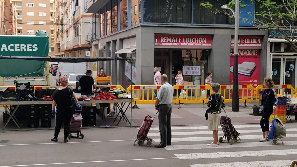 Gandia y Oliva reabren sus mercadillos en condiciones de seguridad