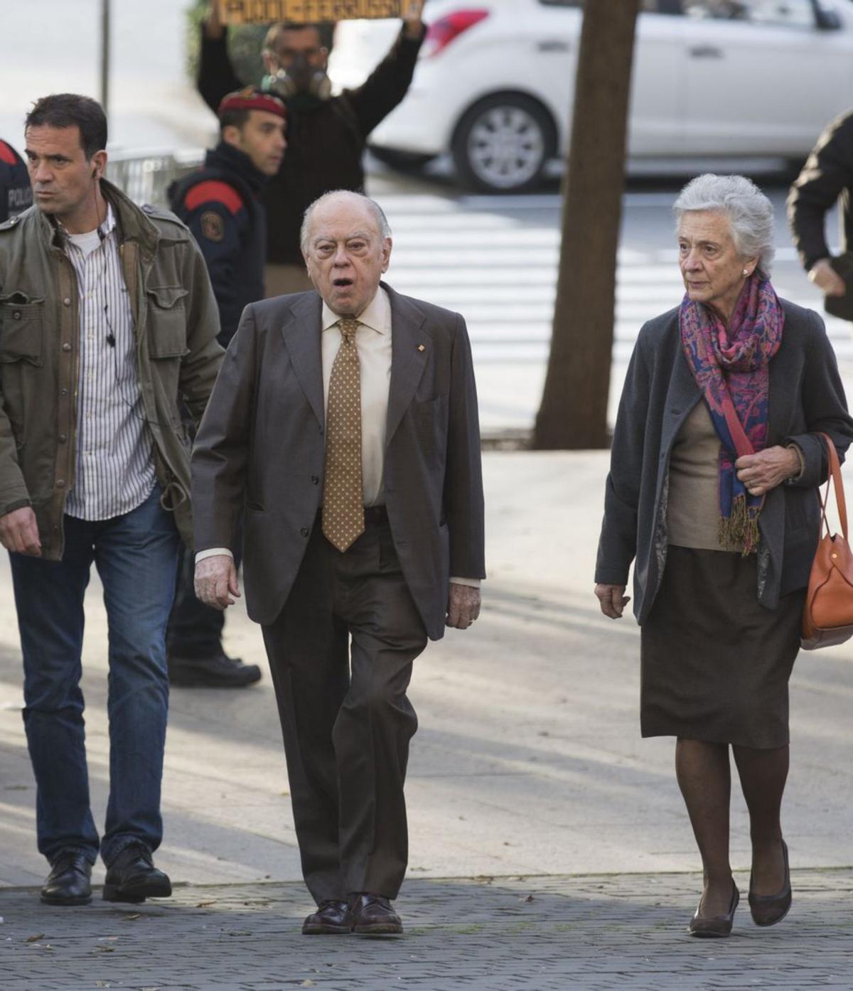 La família Pujol continua a l’espera de judici 10 anys després de la confessió