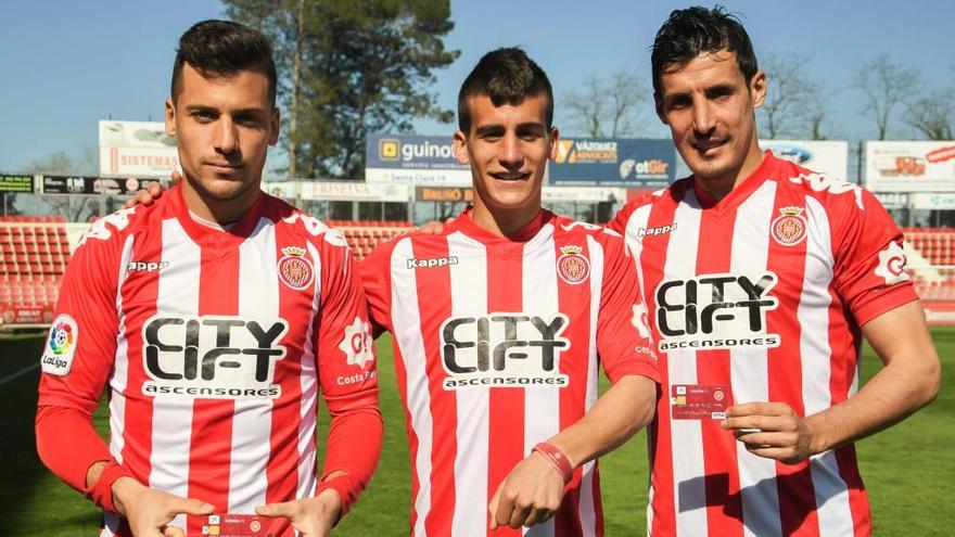 CaixaBank emet una targeta i una polsera amb la imatge del Girona FC