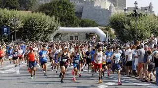 Multitudinaria carrera pedestre popular "Andar e Correr" de Baiona