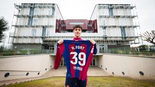 Oficial: Héctor Fort firma su renovación con el Barça hasta 2029